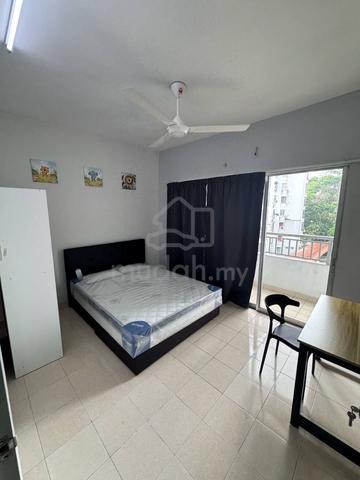 Medium Room for RENT @ SURIAMAS Bandar Sunway PJ 1
