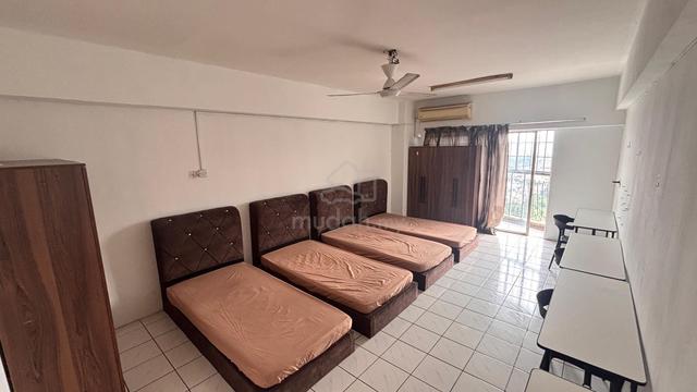 Pandan Villa condominium Balcony female room 1