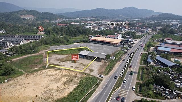 Menggatal Roadside Land with Existing Warehouse | For Rent 1