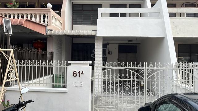 Double Storey House FOR RENT I Jelutong 1