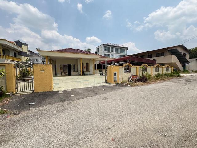 (NEAR JOMMART) Single Storey Bungalow Dengkil 1