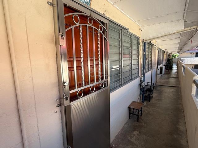 Rumah Pangsa Ujong Pasir 1