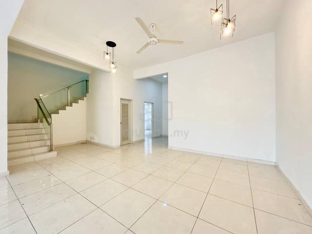 SPACIOUS HOUSE FACING OPEN 2 Storey Hyperlink D’Kayangan Seksyen 13 4