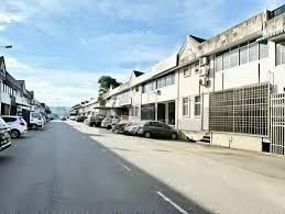 1.5 Storey Terrace Factory Corner @ Jln Perdagangan x Taman Universiti 1