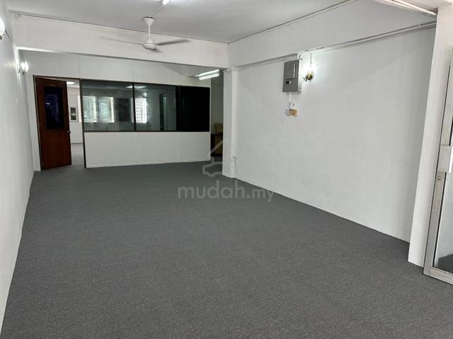 MOVE-IN READY OFFICE @ MAYANG PASIR – for the first year! 1