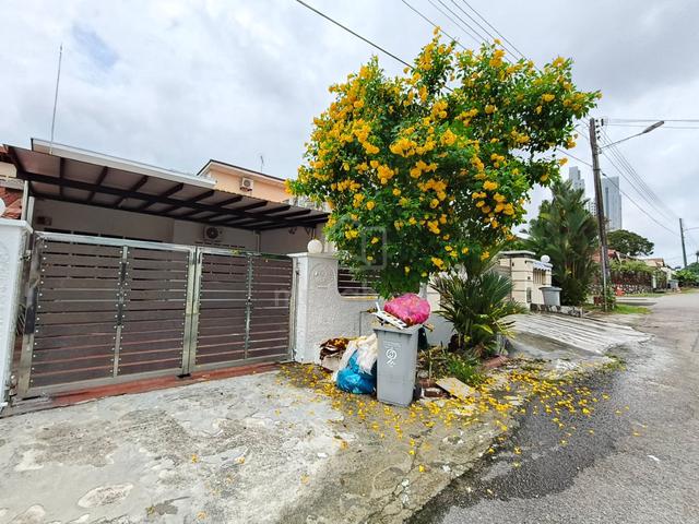 Taman Pelangi Single Storey Terrace House For Rent 1
