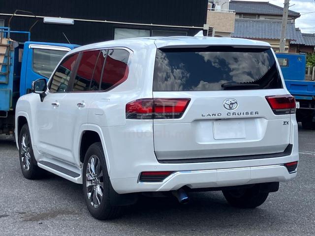 2023 Toyota Land Cruiser 300 ZX 3.5 Petrol 7Seater - 5
