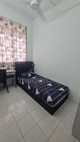 ~NICE SINGLE ROOM FOR RENT @ Pulau Indah 1