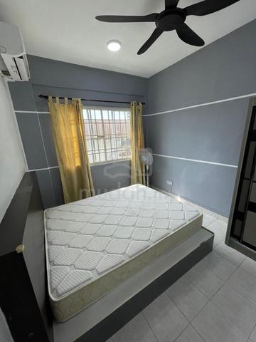 Working in Singapore and Need room rental ? πΈπ¬ 1