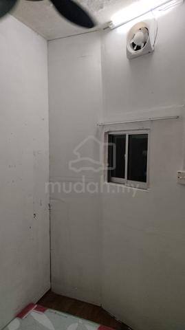 Bilik Sewa Flat Cengal 6 Tingkat 3 di Taman Putri Kulai 1