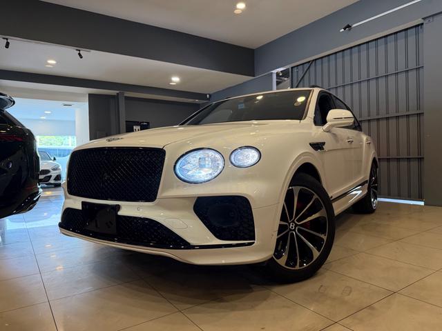 2022 Bentley BENTAYGA 4.0 V8 Red interior 14kKM 5A - 5