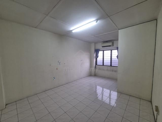 RM2k Booking 2.5 Sty Endlot House 22 x 75 Kawasan 18 Berkeley Uptown 1