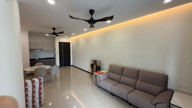 Molek Regency 1
