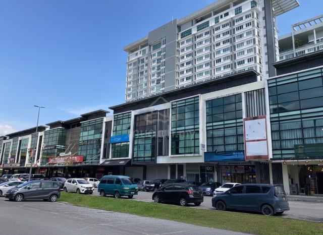 3-Storey Intermediate Shophouse at MetroCity, Jalan Matang, Kuching 1