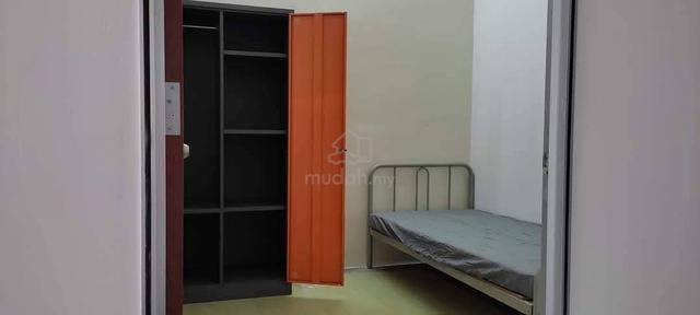 Bilik perempuan Muslim bandar putra, indahpura, kulai, senai 1