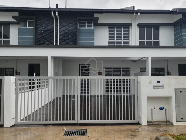 The Palm Bandar Hillpark Puncak Alam 2-storey terrace house 1