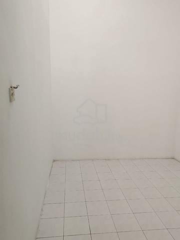 Single Storey Cornerlot for Rent- Kuala Selangor 1