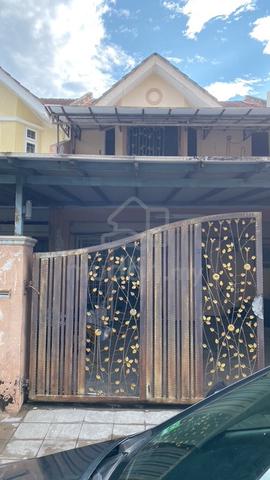 Renovated Terrace House Taman Putra Perdana 1