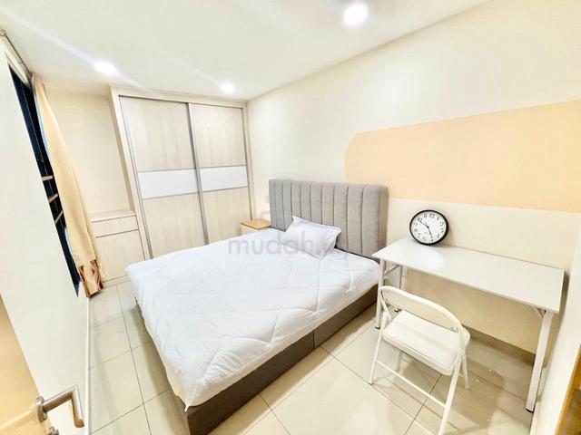 M-Vista Master Room 1