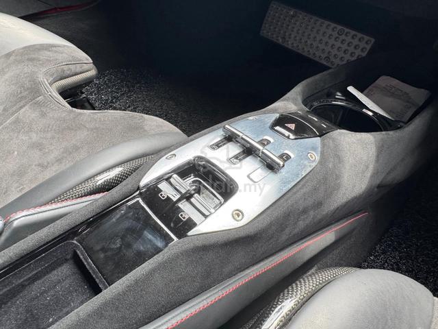 2020 Ferrari SF90 4.0 STRADALE V8 (A) - 4