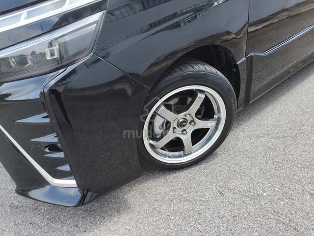 2018 Toyota VOXY 2.0 ZS KIRAMEKI (A) - 2