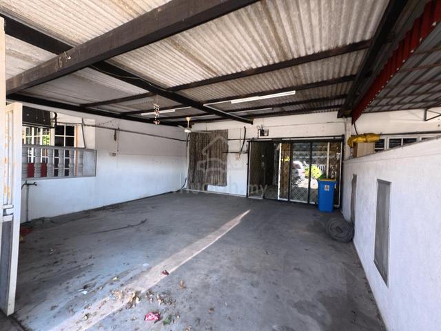 Rumah Teres Setingkat, Taman Sri Putra, Banting 1