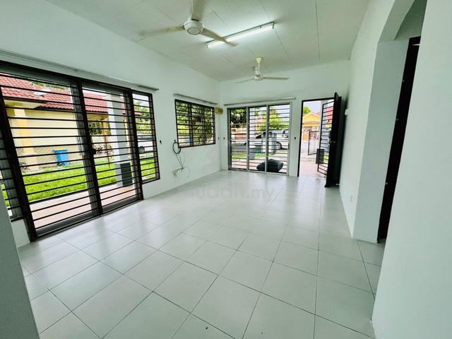 Semi-D Setingkat di Jenjarom 1