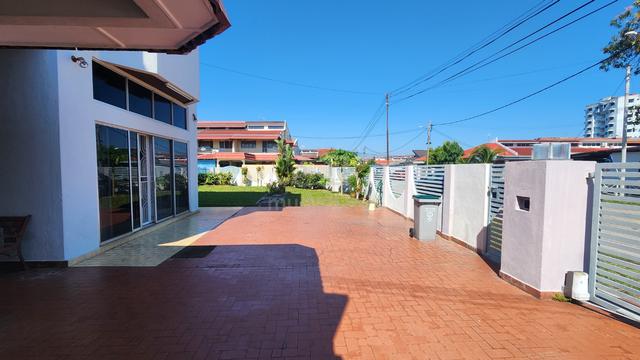 Freehold 2sty Semi-Detached House with Spacious Land @ Ujong Pasir 1