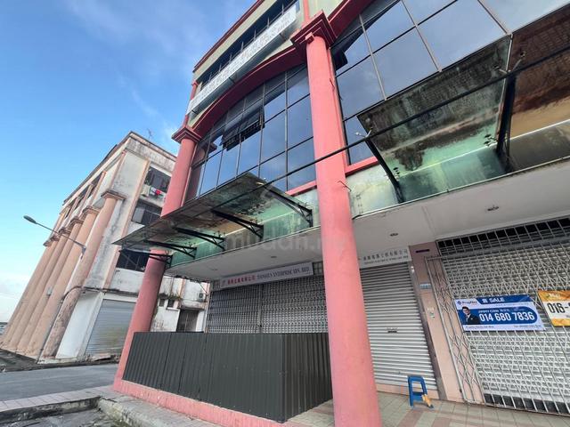 Cheap/ adjoin 2 unit/ Pending area/ 4 storey shoplot/ corner/ nice 1