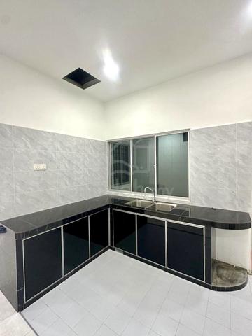 Taman Universiti 🏡Single storey terrace, 3room & 2bathroom, Full loan 1