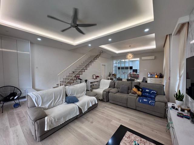 Nusa Sentral 3 Storey Cluster house for Sale/Fully Renovated 1