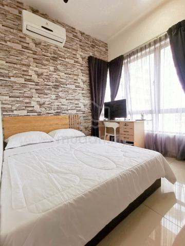 [Bilik Sewa] Premium Lakeview Room|1Pax Lady|WIFI| Carpark | Aircond 1