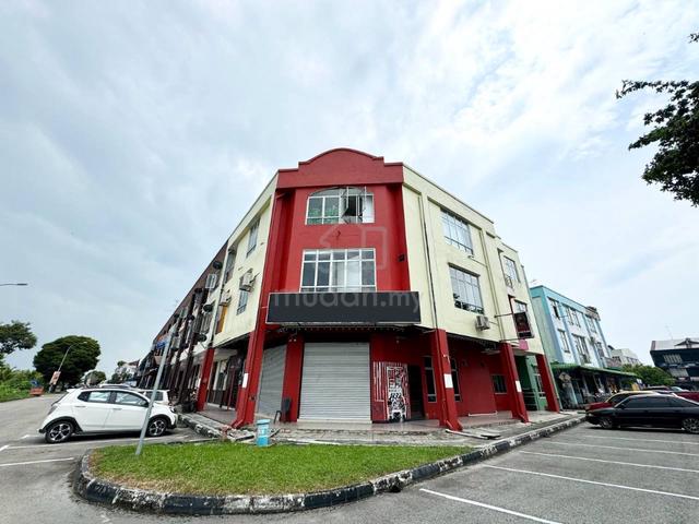 3 storey corner shoplot Pusat Perdagangan Pontian, Tambak 1