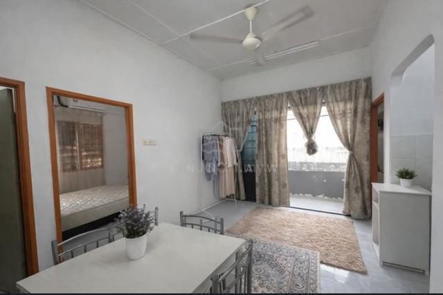 Flat Taman Perling 1