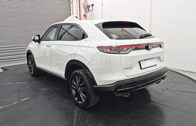 2022 Honda HR-V V 1.5 - Like new with warranty !! - 4