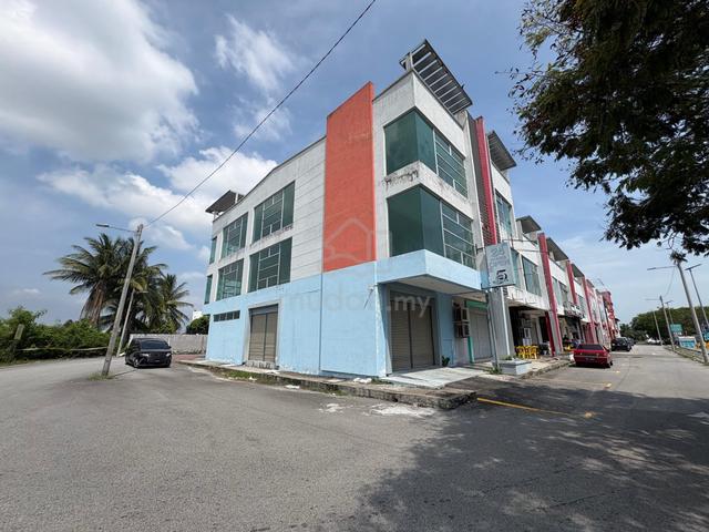 Ground Floor | Kuala Selangor|  3 Storey shoplot for Rent 1