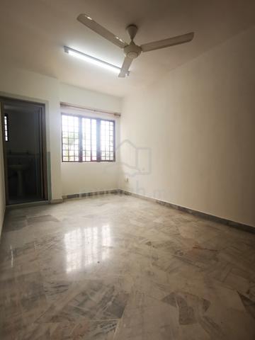 Desa Alpha Townhouse 1