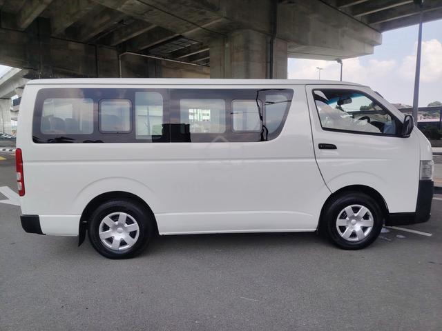 2017 Toyota Hiace 2.5 (M) Window 14 Seat Low Roof - 4