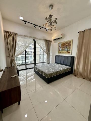 Bay Point @ Country Garden Danga Bay 1