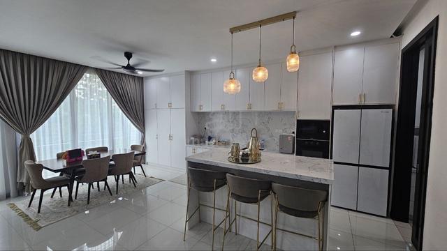 3sty Superlink Thistle Grove, Denai Alam, Elmina [Facing Lake] 1