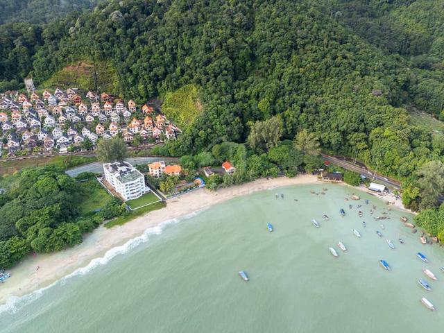 Lush Tropical Beachfront Land Batu Ferringhi Penang 1