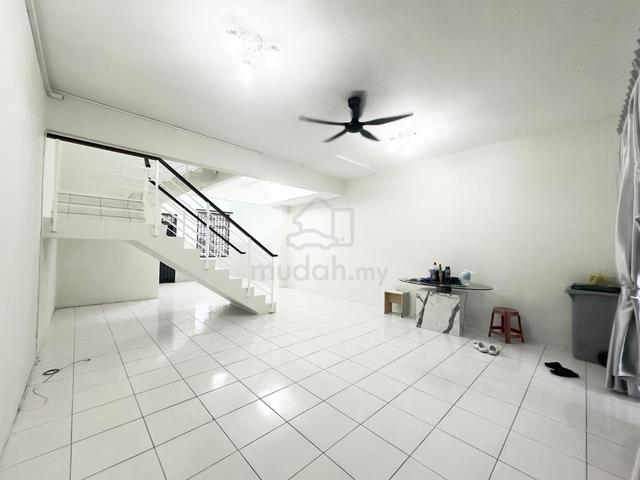 Kulai 2 Storey House Jalan Sri Putri Taman Putri Original New Paint 1