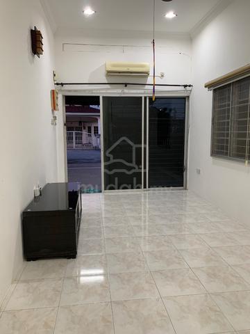 Corner Lot Single Storey Terraced House For Rent_Teluk Intan, Perak 1