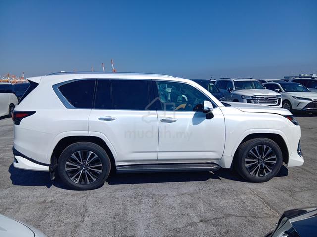 2024 BOOKNOW MLevinson Modellista Lexus LX600 3.5 - 4