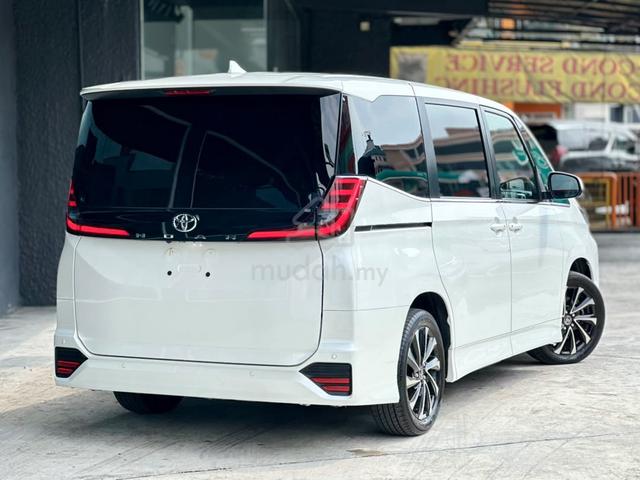 2022 Toyota NOAH 2.0 SZ (A) POWER DOOR FAMILY MPV - 4