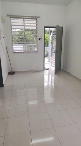 Taman Bukit Kristal Corner lot Single Storey House for rent 1