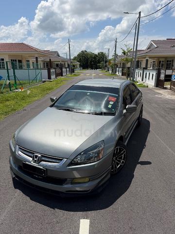 Honda Accord 2.0 - 2
