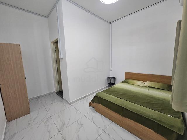 Room in Taman Pelangi for rent 1