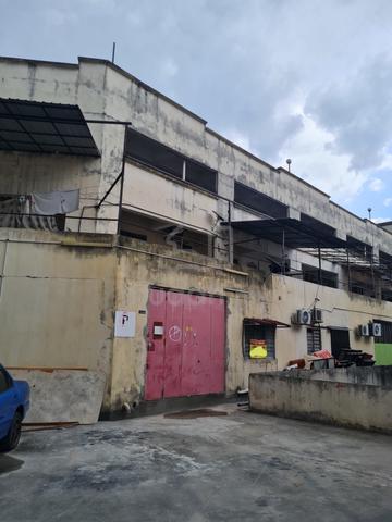 Taman Kinrara seksyen 3 industrial lot ground floor for rent 1