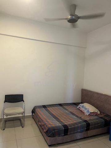 Male & Female unit Master room inlcuding carpark and wifi 4